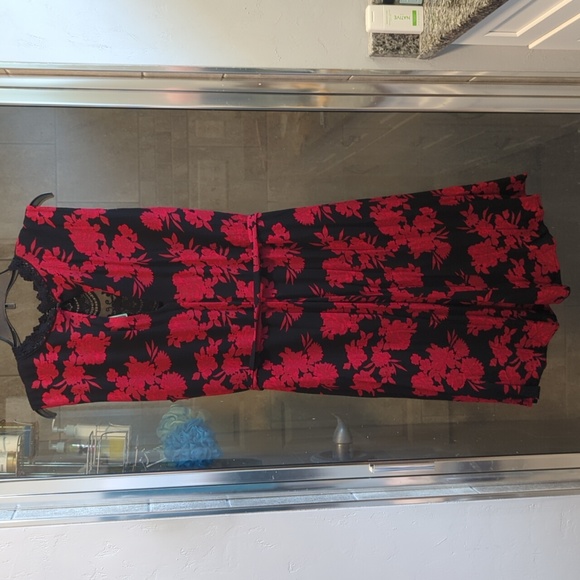 NWT Torrid Black and Red Floral Crinkle Gauze Crochet Dress - Picture 13 of 14